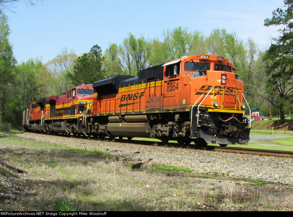 BNSF 8564